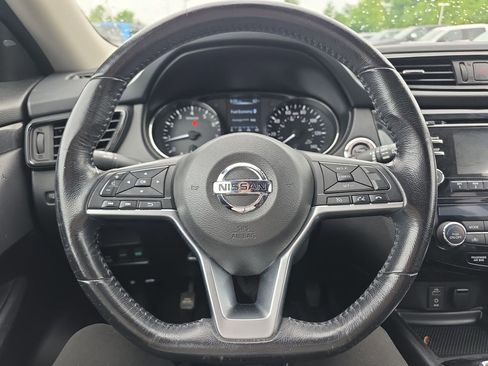 Used 2017 Nissan Rogue SV AWD/4WD image 24