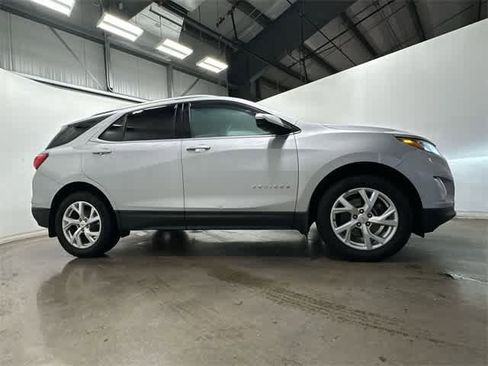 Used 2019 Chevrolet Equinox LT image 3