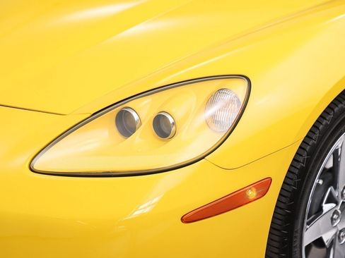 Used 2006 Chevrolet Corvette Convertible w/ Preferred Equipment Group RWD image 12