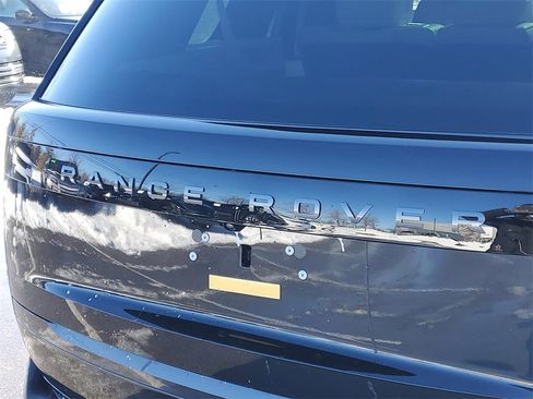 New 2026 Land Rover Range Rover Long Wheelbase SE image 6