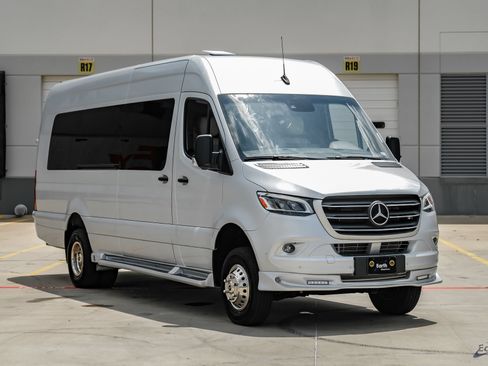 Used 2023 Mercedes-Benz Sprinter 3500 image 21