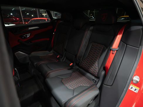Used 2022 Lamborghini Urus AWD/4WD image 41
