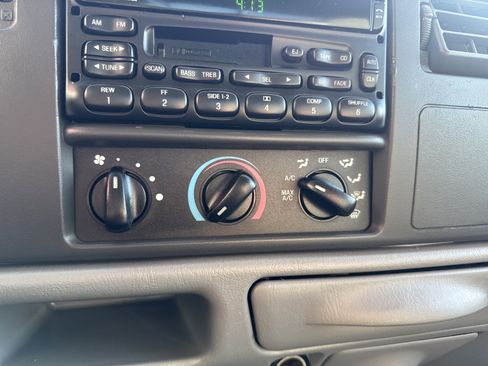 Used 2003 Ford F250 XLT image 21