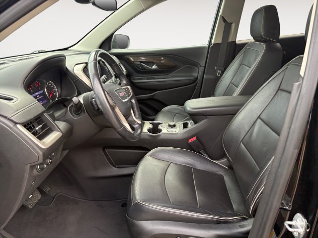 Used 2020 GMC Terrain Denali w/ Denali Premium Package FWD image 9
