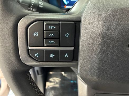 Used 2025 Ford F350 Lariat w/ FX4 Off-Road Package AWD/4WD image 18