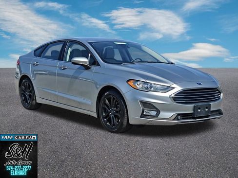 Used 2020 Ford Fusion SE w/ Equipment Group 151A FWD image 3