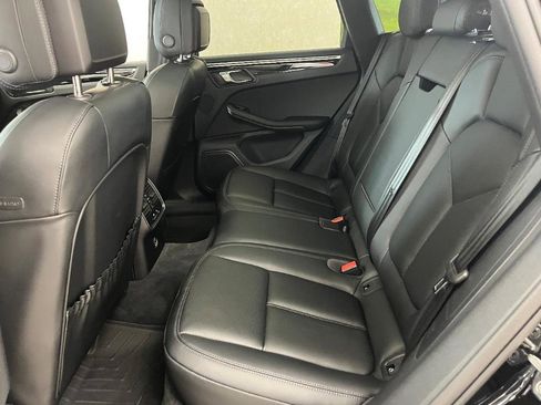 Used 2024 Porsche Macan image 20