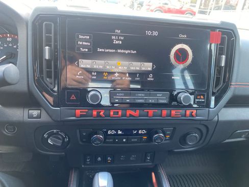 Used 2025 Nissan Frontier PRO-4X w/ Pro Premium Package AWD/4WD image 15