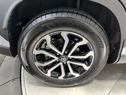 Used 2026 Toyota Corolla Cross SE w/ Moonroof Package image 11