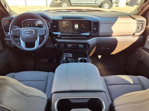 New 2026 GMC Sierra 1500 SLT image 4