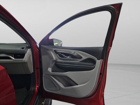 Used 2023 GMC Terrain SLE w/ Driver Convenience Package image 31