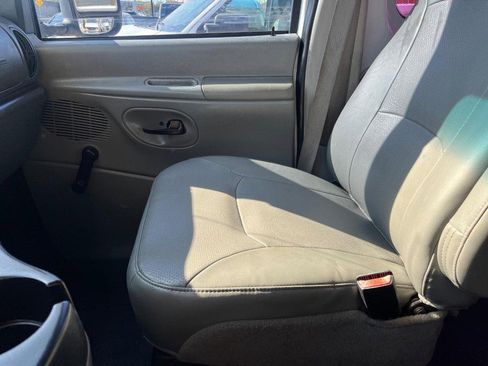 Used 2007 Ford E-250 and Econoline 250 image 8