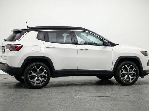 Used 2025 Jeep Compass Limited AWD/4WD image 11