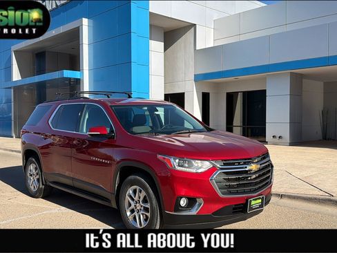 Used 2020 Chevrolet Traverse LT image 1
