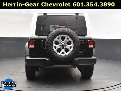 Used 2021 Jeep Wrangler Unlimited Islander image 6