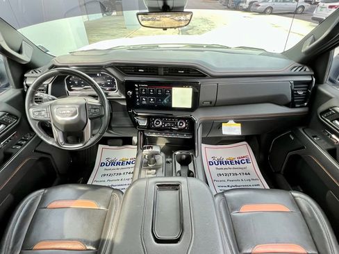 Used 2022 GMC Sierra 1500 AT4 w/ AT4 Premium Package image 2