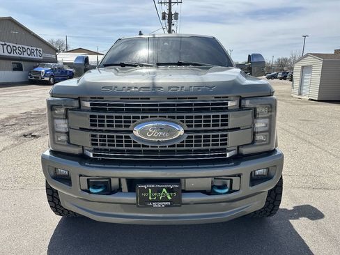 Used 2019 Ford F250 Platinum w/ Platinum Ultimate Package AWD/4WD image 8