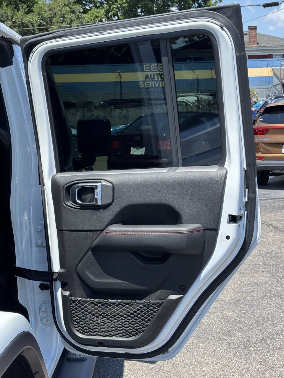 Used 2018 Jeep Wrangler Unlimited Rubicon AWD/4WD image 16