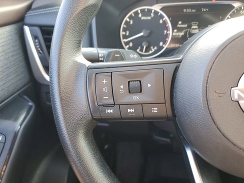 Used 2023 Nissan Rogue S image 25