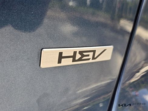 Certified 2023 Kia Niro EX Touring image 17