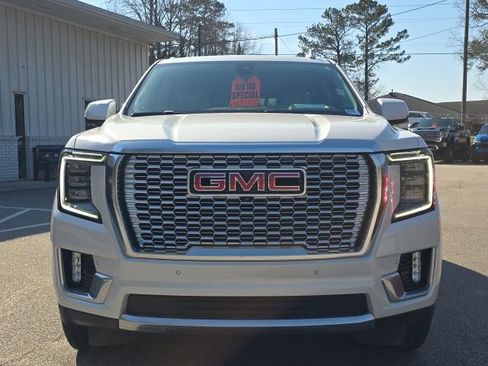 Used 2021 GMC Yukon Denali w/ Denali Premium Package image 8