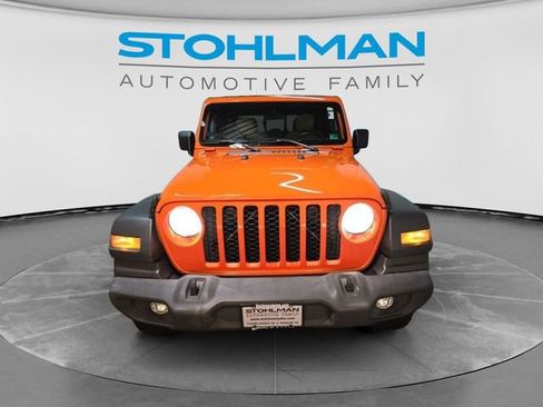 Used 2020 Jeep Gladiator Sport w/ Quick Order Package 24S AWD/4WD image 2