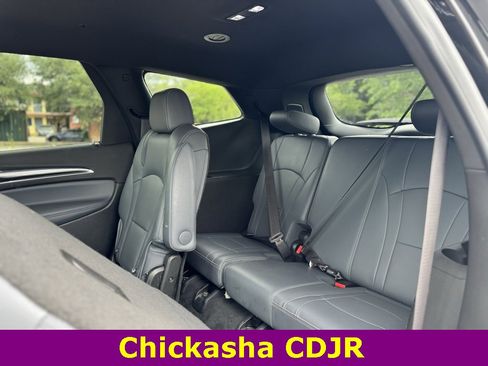 Used 2024 Buick Enclave Premium image 12