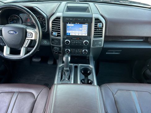 Used 2017 Ford F150 Platinum w/ Equipment Group 701A Luxury image 4