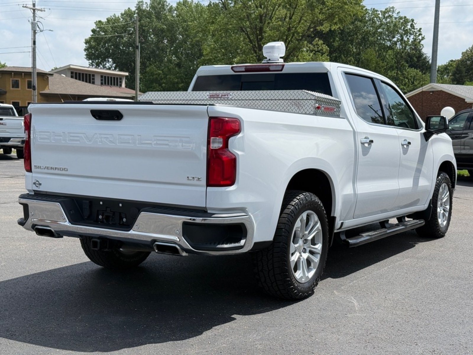 Used 2023 Chevrolet Silverado 1500 LTZ w/ LTZ Convenience Package II AWD/4WD image 8