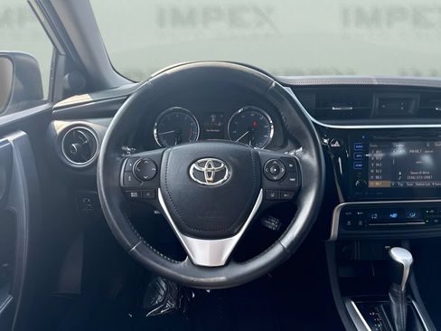 Used 2017 Toyota Corolla SE FWD image 9