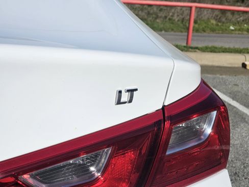 Used 2023 Chevrolet Malibu LT FWD image 7