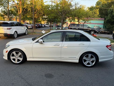 Used 2011 Mercedes-Benz C 300 Luxury image 4