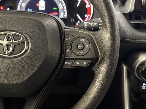Used 2024 Toyota RAV4 XLE AWD/4WD image 30