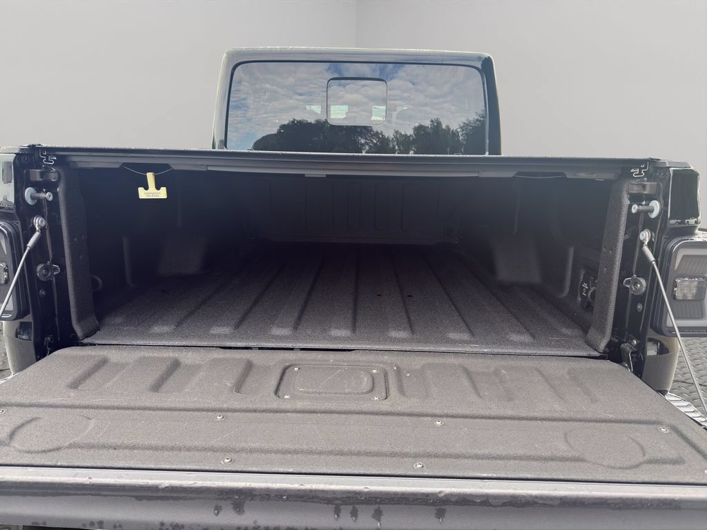 Used 2020 Jeep Gladiator Rubicon AWD/4WD image 9