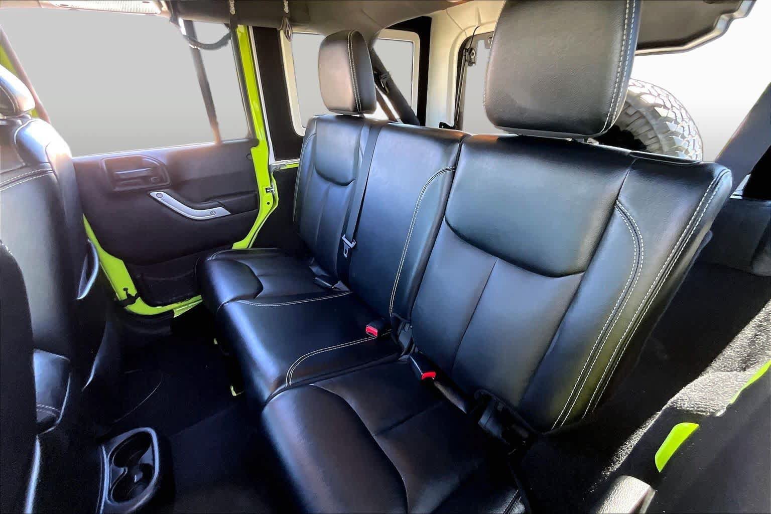 Used 2016 Jeep Wrangler Unlimited Rubicon AWD/4WD image 19