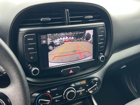 Used 2023 Kia Soul LX image 24