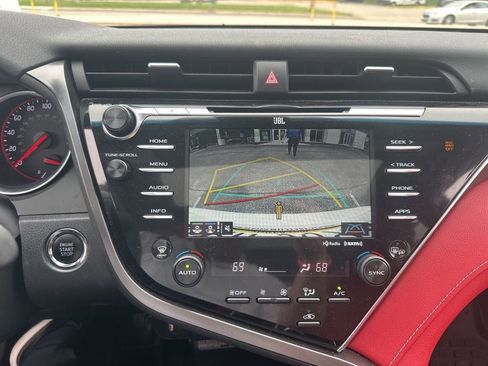 Certified 2018 Toyota Camry XSE FWD image 11