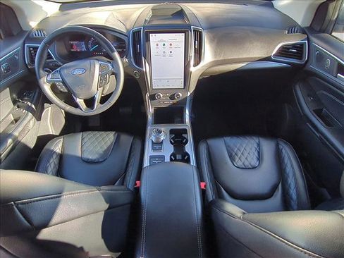 Used 2024 Ford Edge Titanium image 18