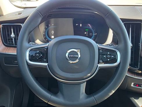 Used 2023 Volvo XC60 T8 Ultimate w/ Climate Package image 29