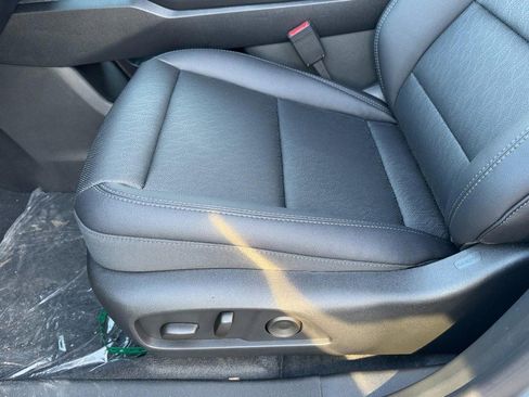 New 2026 Chevrolet Equinox LT w/ Convenience Package II image 9