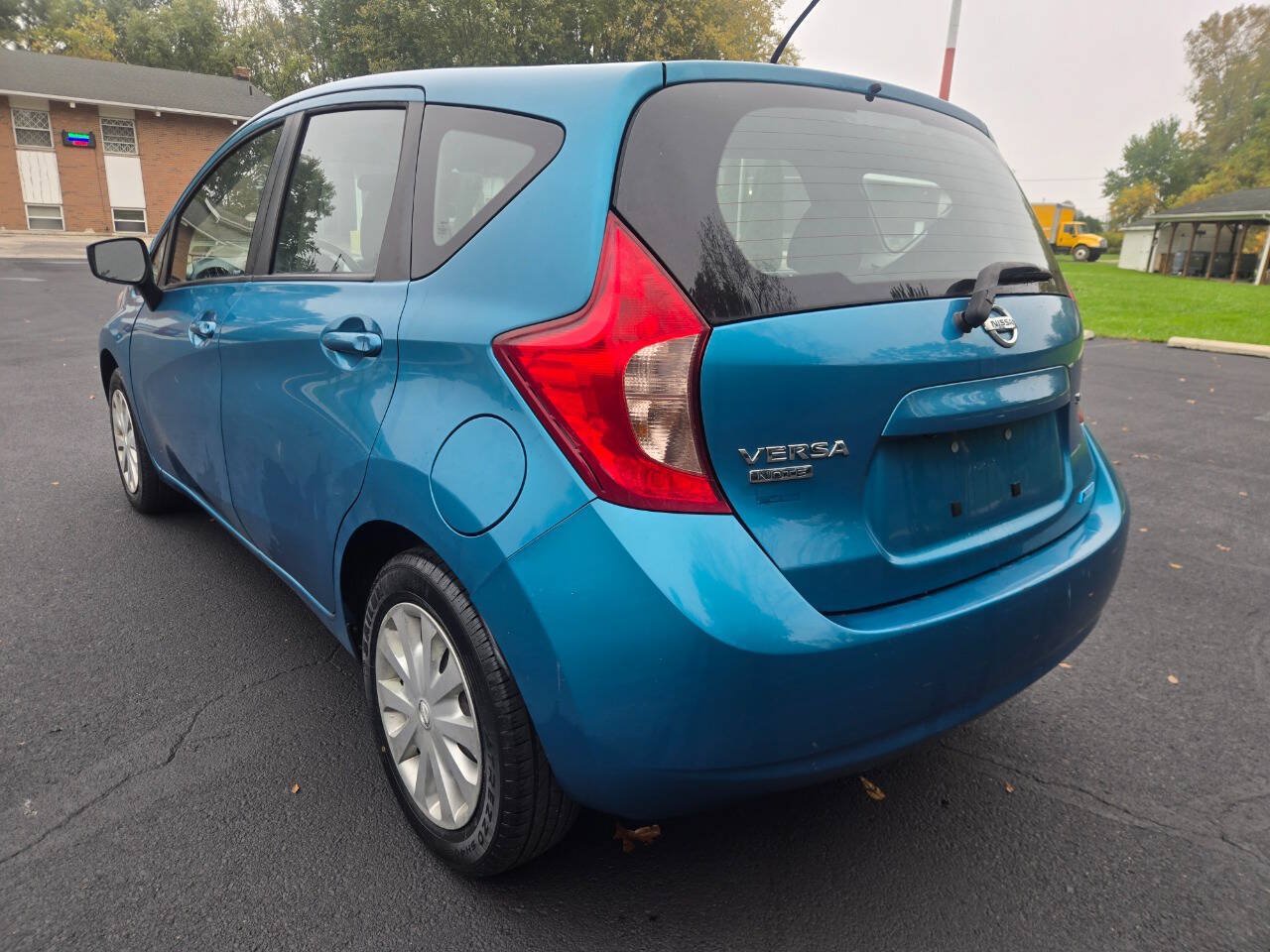 Used 2016 Nissan Versa Note SV FWD image 5