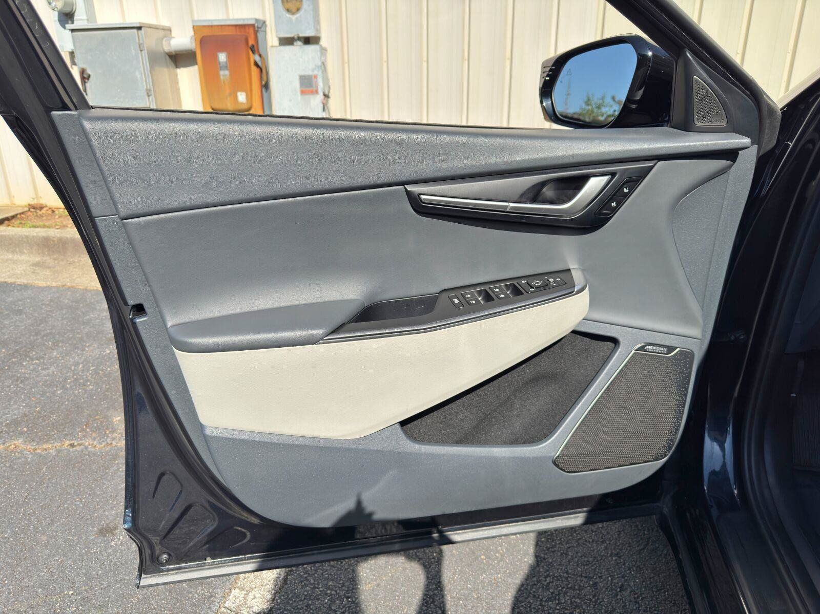 Used 2022 Kia EV6 Wind RWD image 42