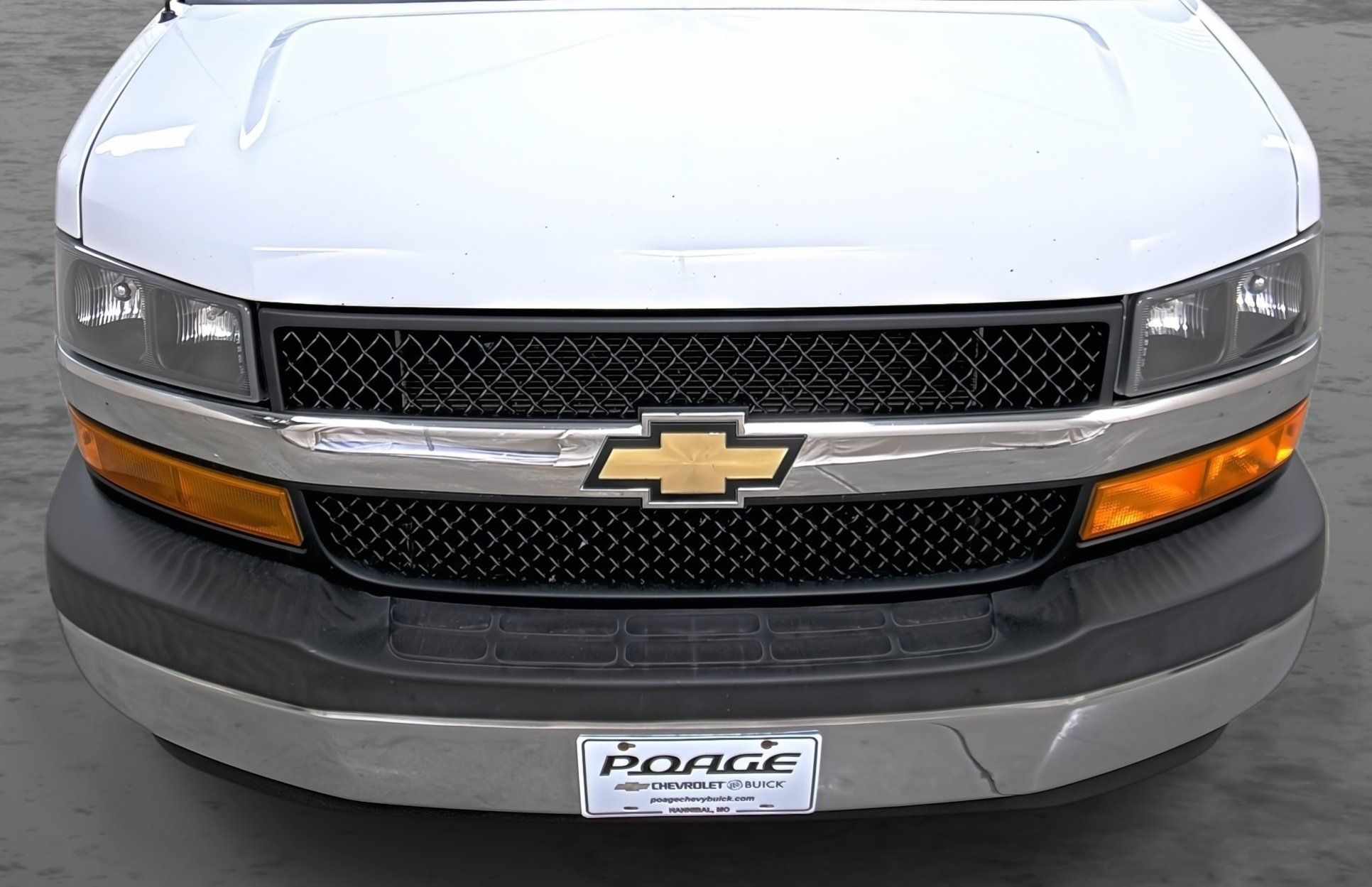 Used 2020 Chevrolet Express 2500 w/ Driver Convenience Package RWD image 16