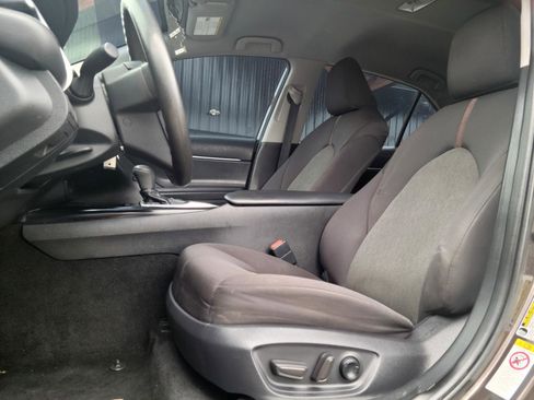 Used 2019 Toyota Camry LE FWD image 13