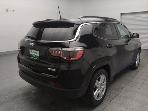Used 2022 Jeep Compass Latitude FWD image 9