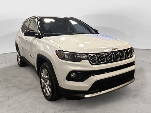 Used 2025 Jeep Compass Limited AWD/4WD image 7