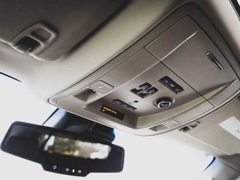 Used 2015 Chevrolet Tahoe LTZ image 19