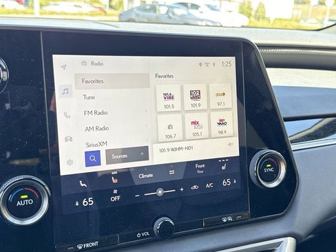 Used 2025 Lexus RX 350 FWD w/ Technology Package image 23