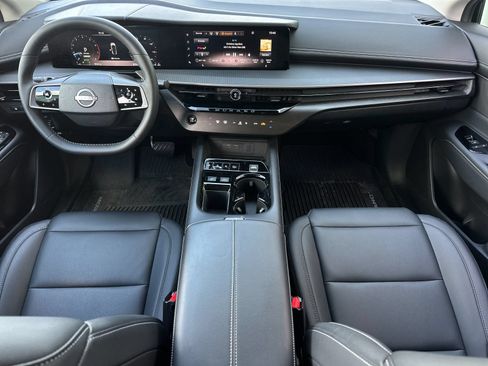 Used 2025 Nissan Murano SV AWD/4WD image 12