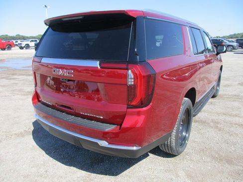 New 2026 GMC Yukon XL Elevation w/ Elevation Premium Package AWD/4WD image 4